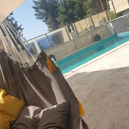 Schoene Im Gruenen Mit Privater Pool Und Meeresblick Lägenhet Kusadası